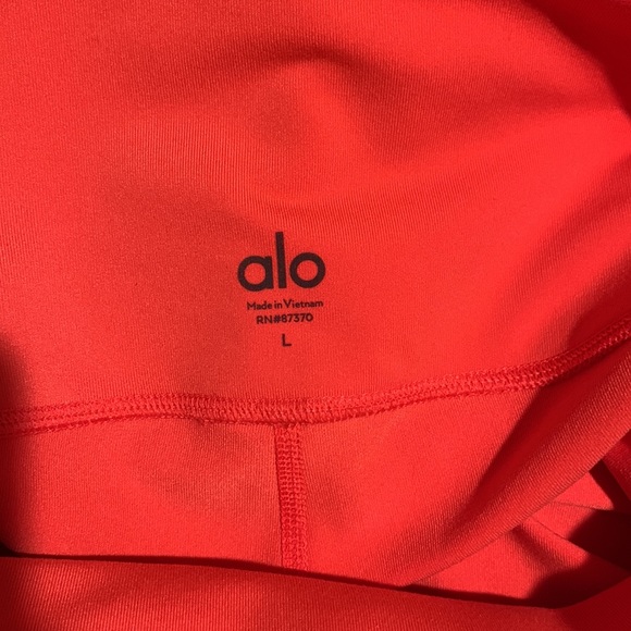 ALO YOGA 7" High-Waist Biker Short - Red Hot Summer ❤️🔥 - Picture 4 of 5